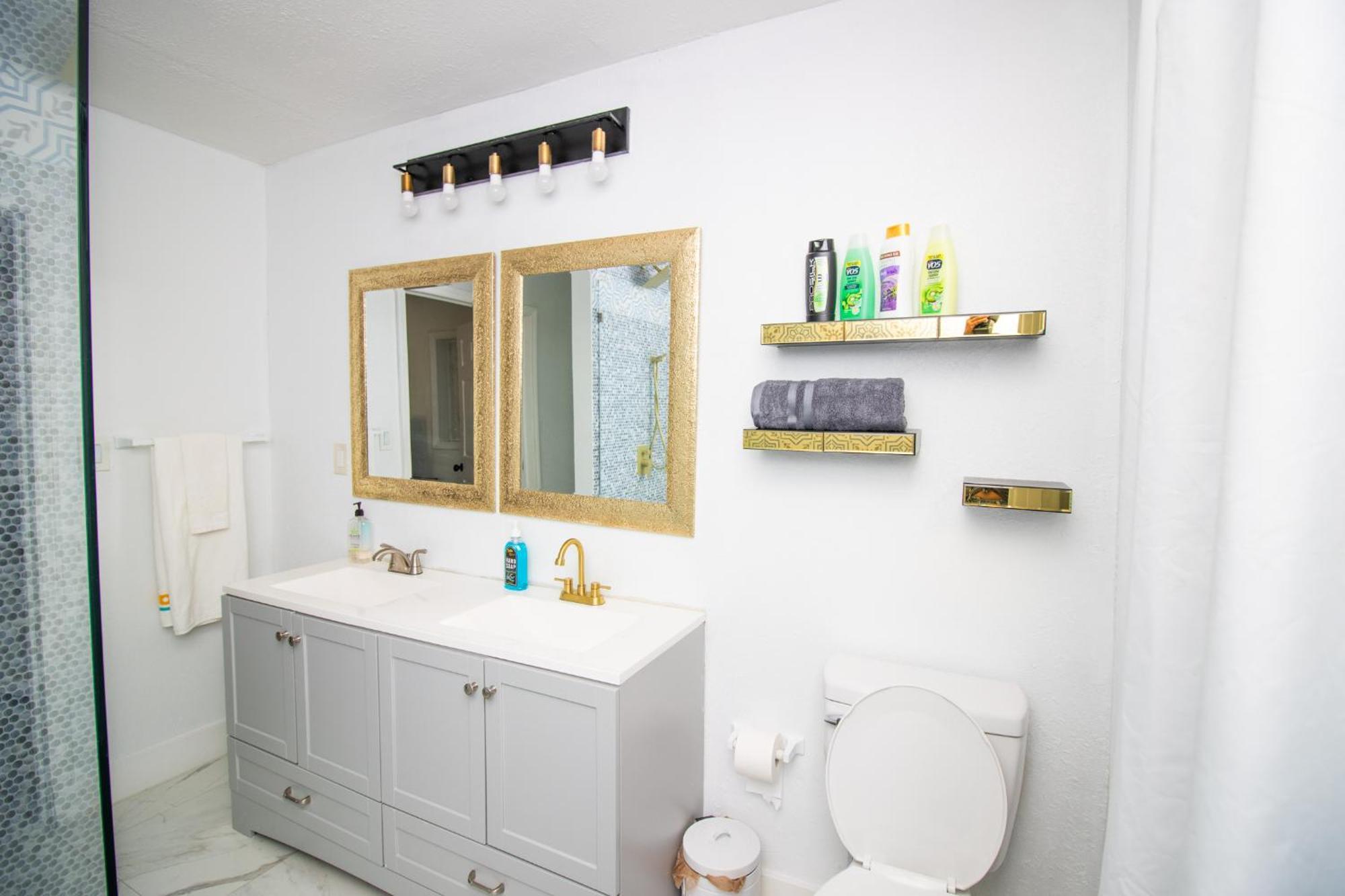 Shared Home - Close To The Beach Riviera Beach Bagian luar foto