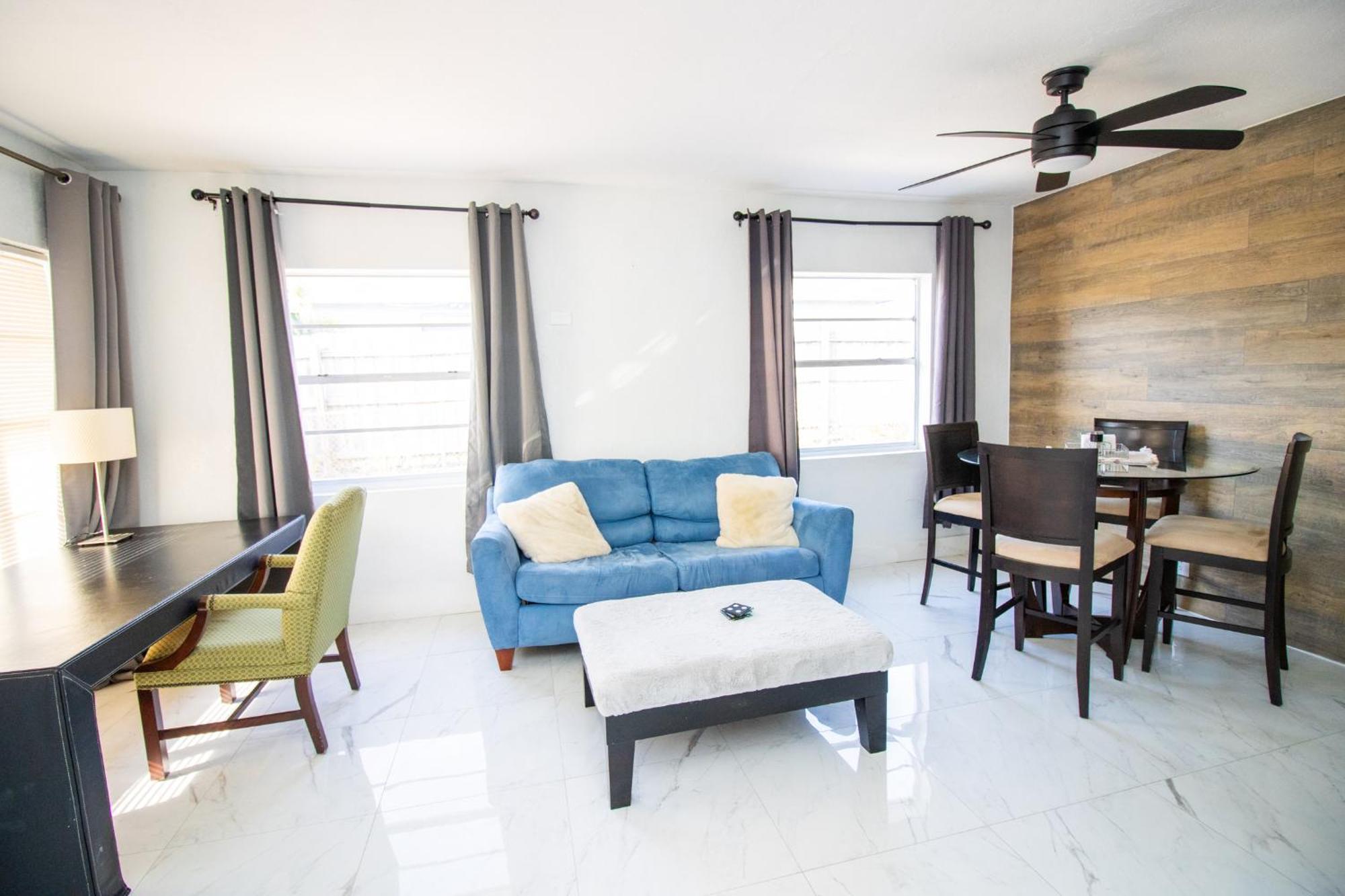 Shared Home - Close To The Beach Riviera Beach Bagian luar foto