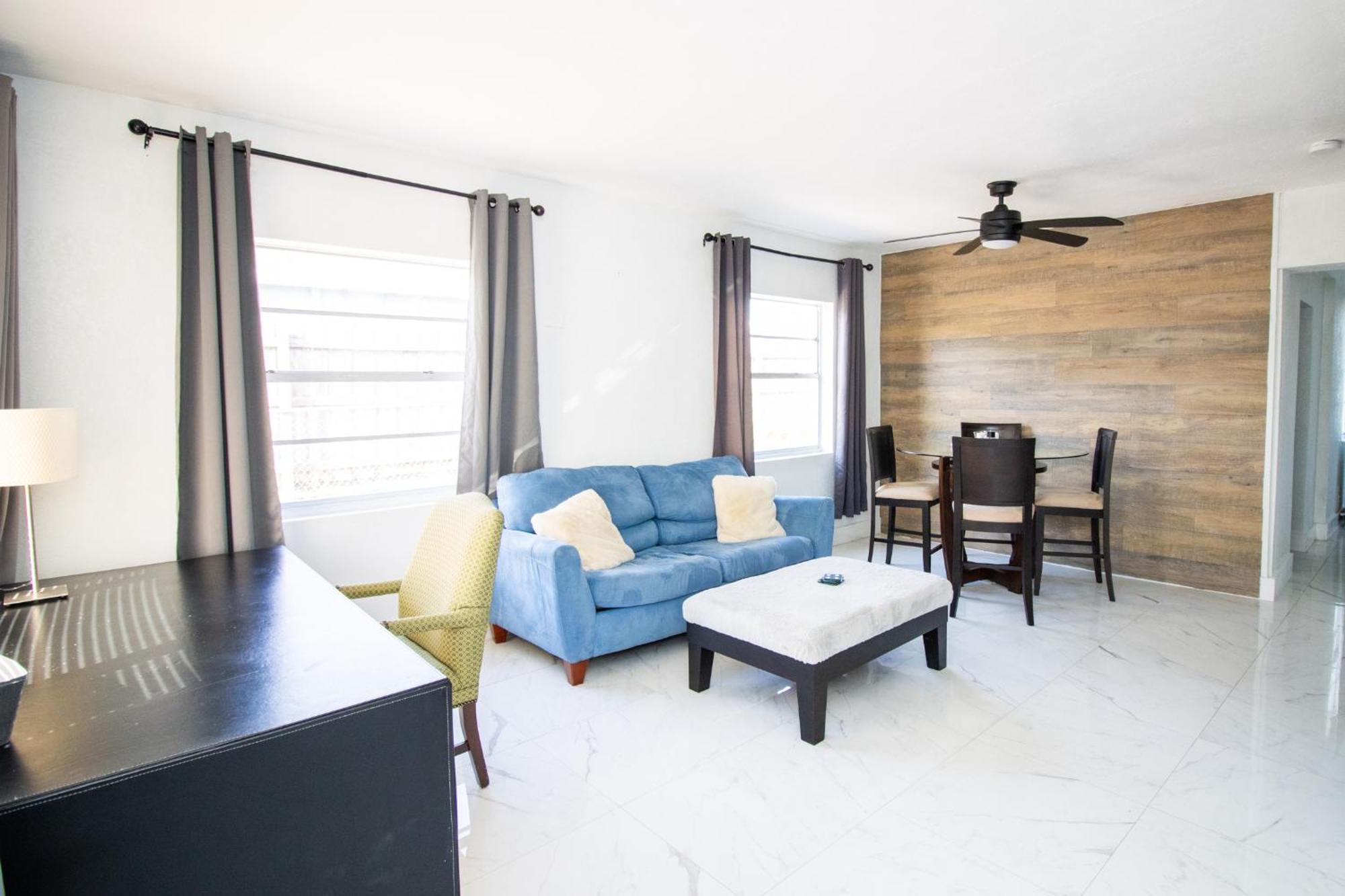 Shared Home - Close To The Beach Riviera Beach Bagian luar foto