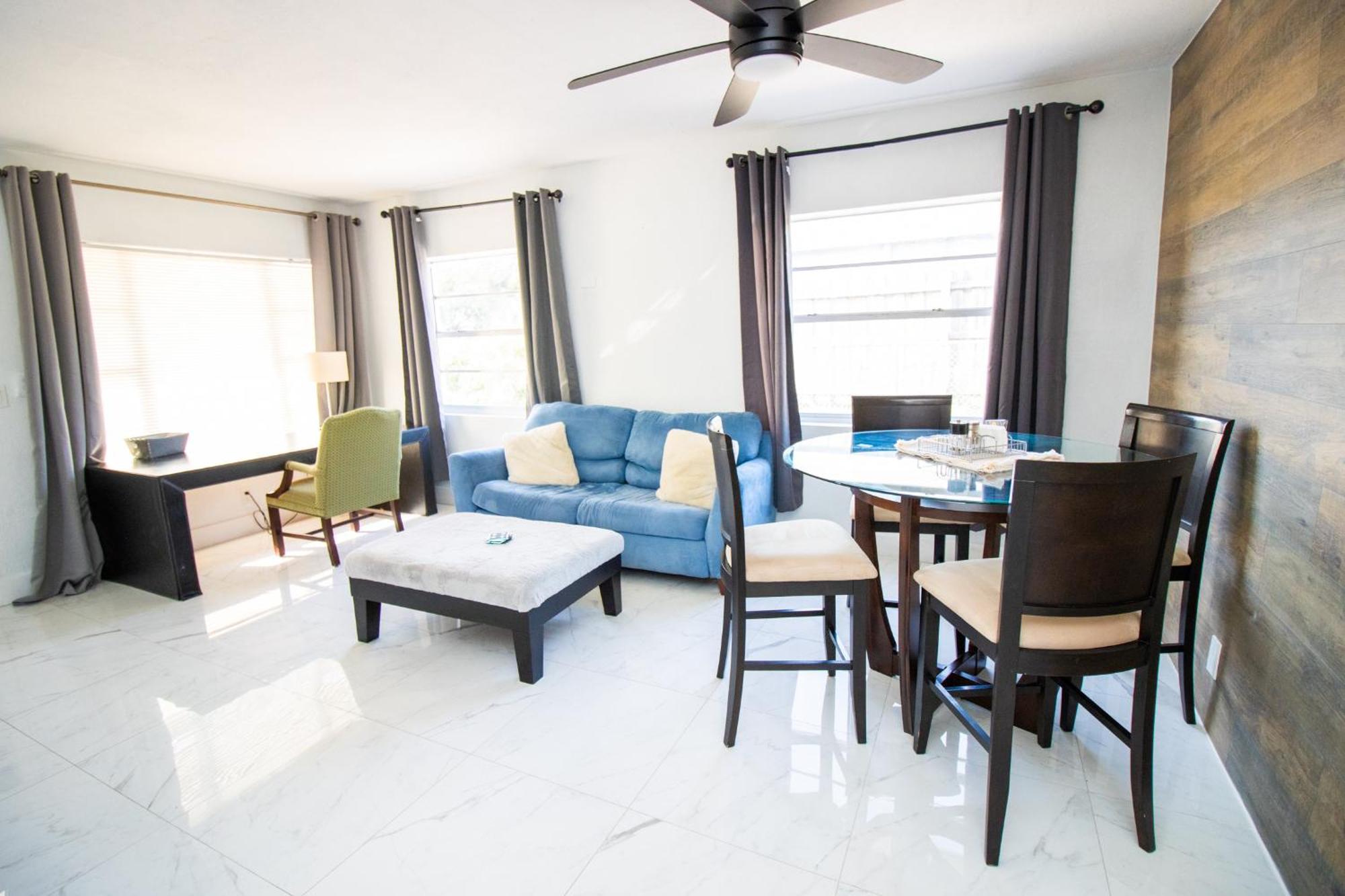Shared Home - Close To The Beach Riviera Beach Bagian luar foto